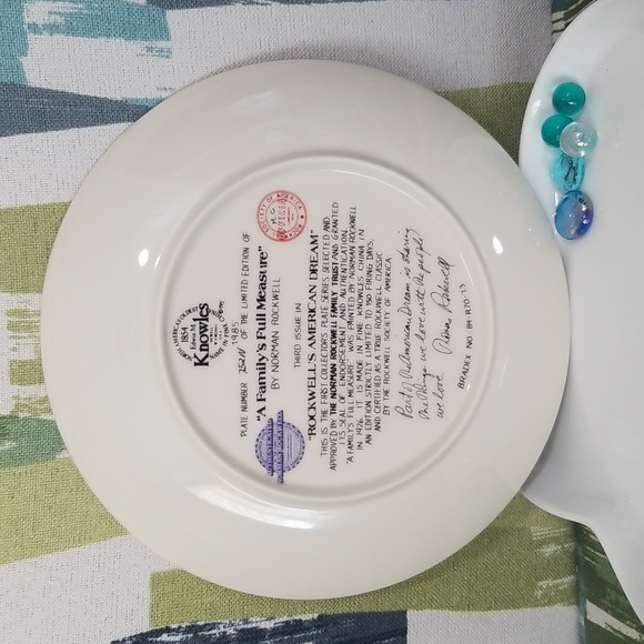 P2c- Knowles Norman Rockwell "A Family's Full Measure" 1985 LE Collector's Plate - Picture 5 of 8